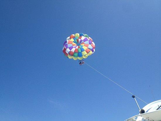 Chute 'Em Up Parasailing